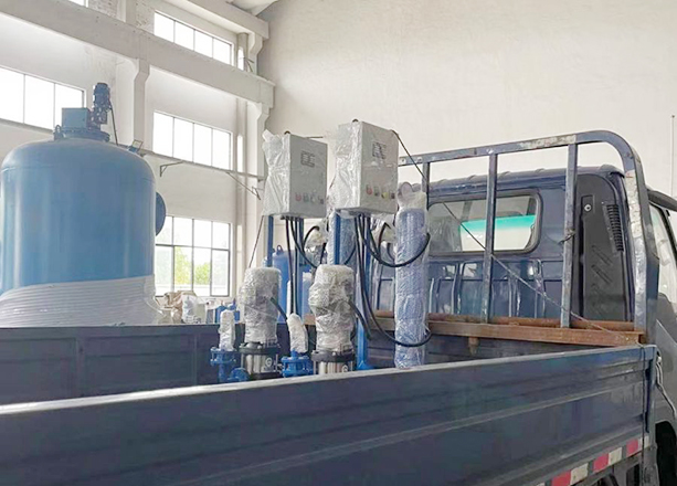 無錫客戶訂購的定壓補(bǔ)水真空脫氣裝置+全自動(dòng)加藥裝置+自動(dòng)膠球清洗裝置已發(fā)貨！