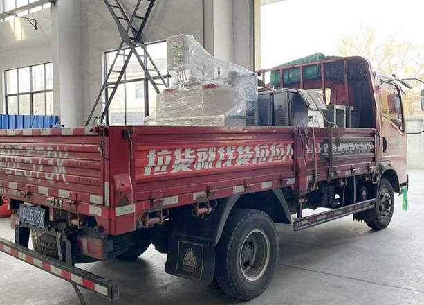 江蘇揚州專車直達(dá)全自動加藥裝置一套