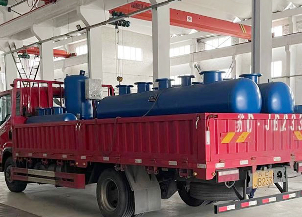 江蘇常州專(zhuān)車(chē)直達(dá)分集水器4臺(tái)，定壓補(bǔ)水機(jī)組1套